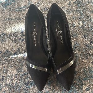 Chinese Laundry Black Rayla pump